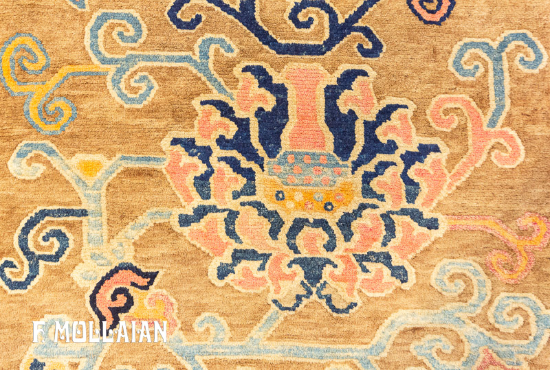 Antique Tibetan Rug n°:43553947